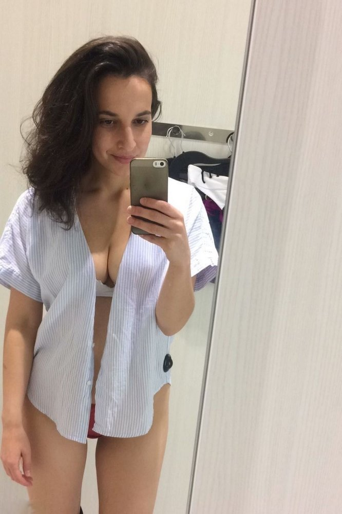 My Naked Wife Poses for Sexy Photos