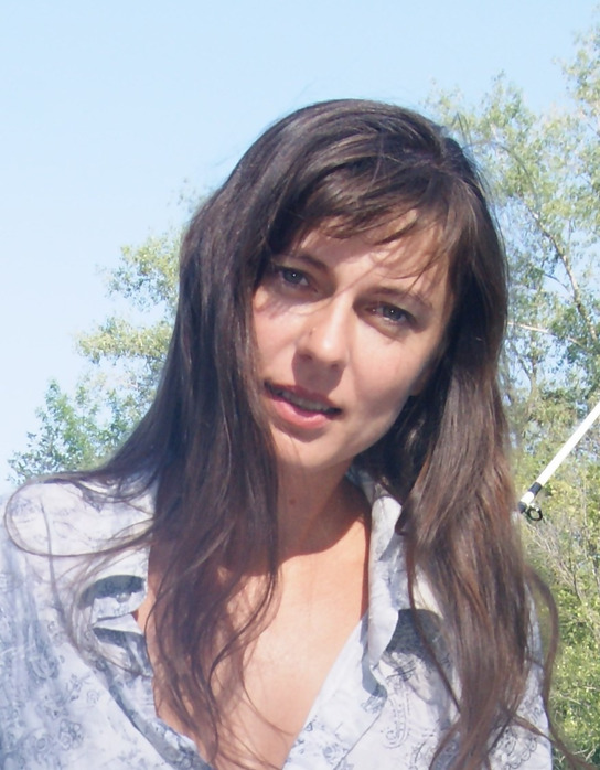 Seductive Lady's Explicit Selfies: Sensual Photoshoot for Herself