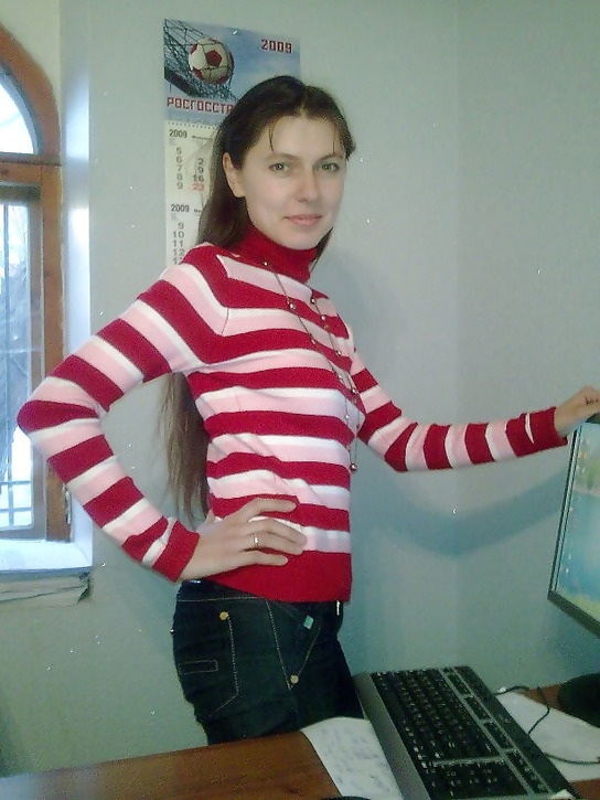 Seductive Lady's Explicit Selfies: Sensual Photoshoot for Herself