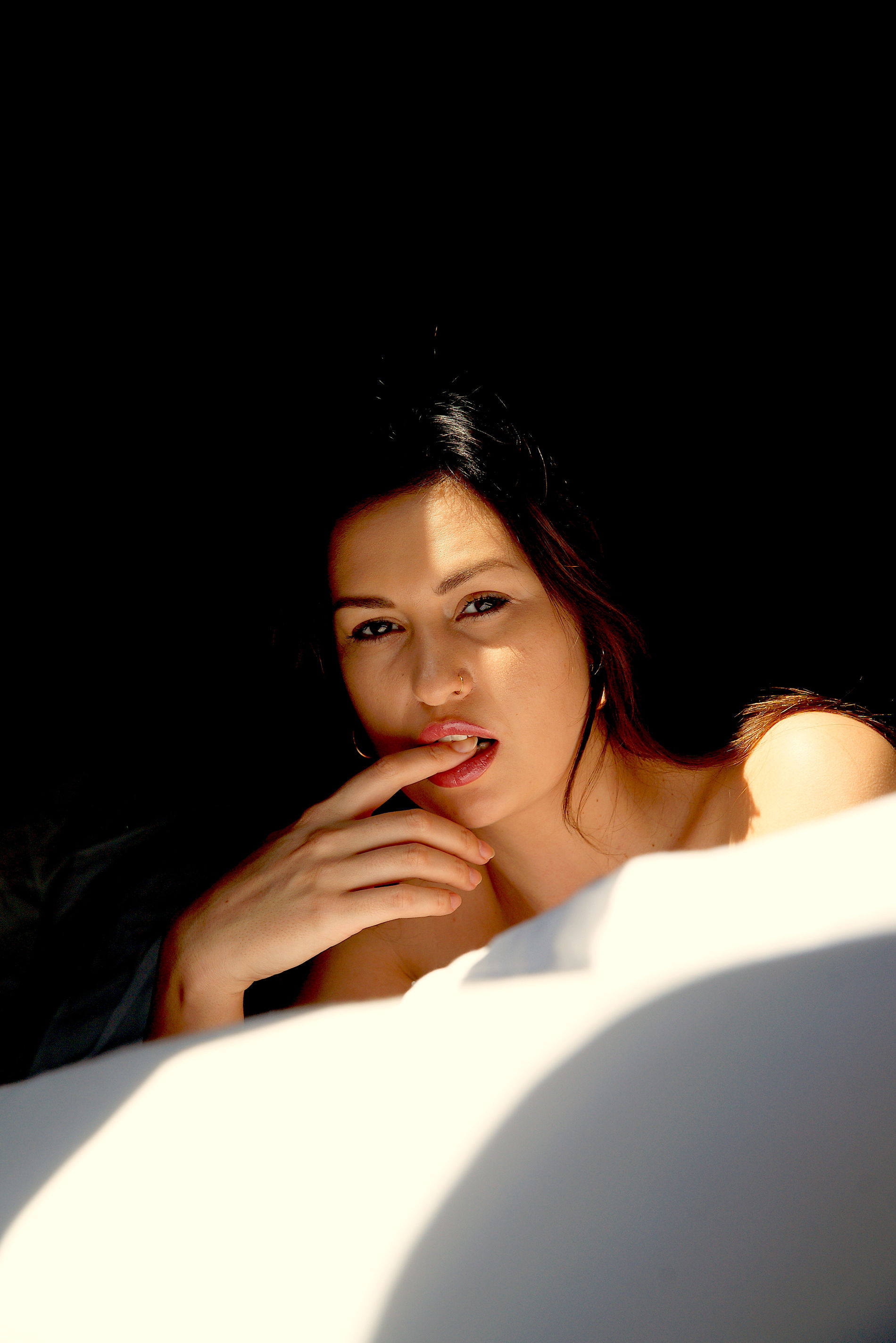 Sensual Behavior of a Stunning Girl Captured by Photographer