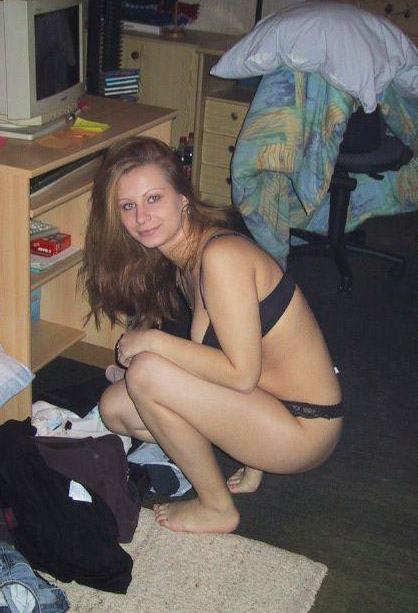 Sexy Babe at Home Stages Hot Photoshoot