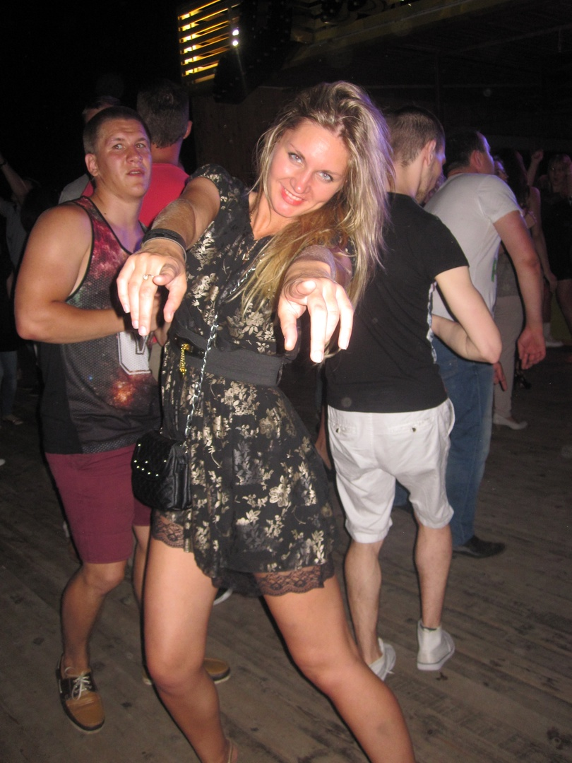 Hot Blonde Shows Off Her Body and Masturbates