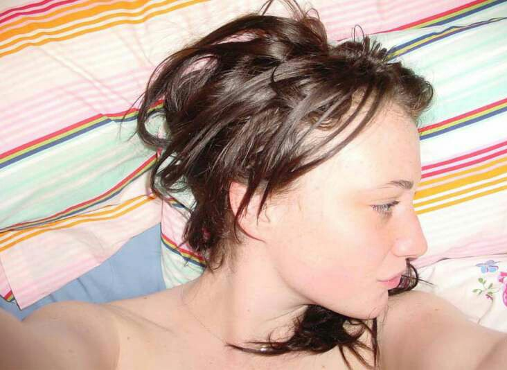 Busty Girl Showing Slim Figure, Attractive Breasts, and Natural Intimate Area – photo 1