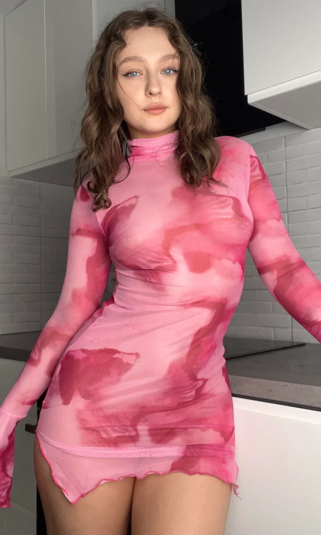 Hot Young Woman's Erotic Home Photoshoot