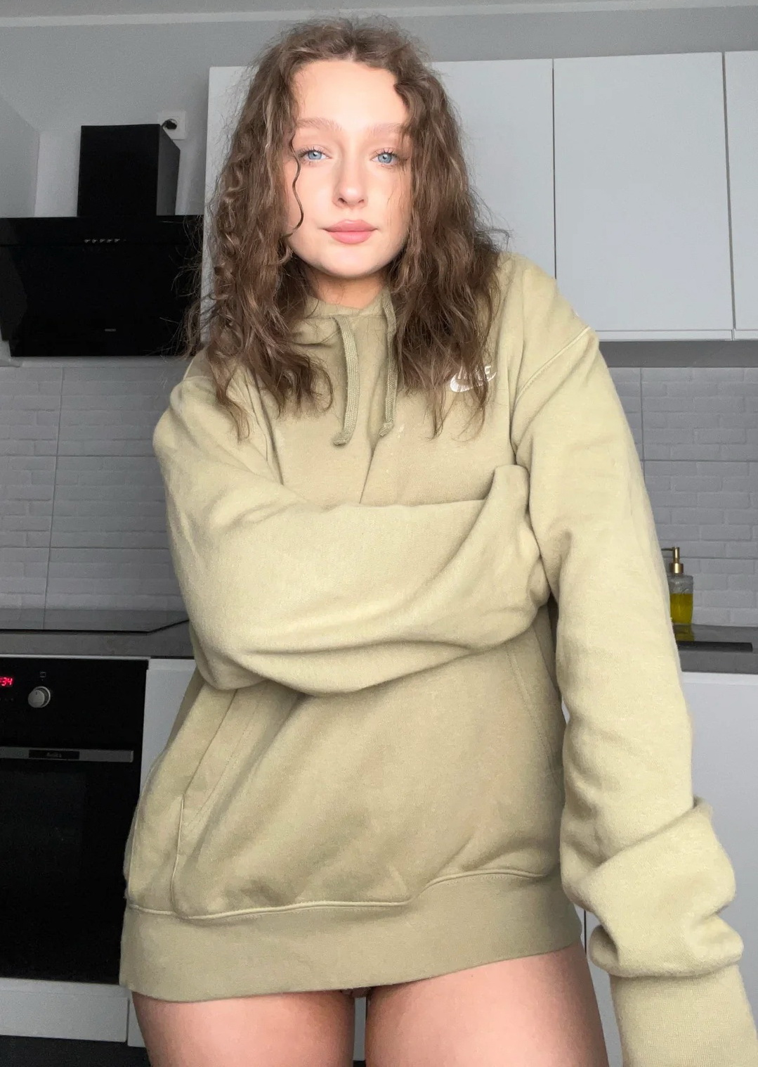 Hot Young Woman's Erotic Home Photoshoot