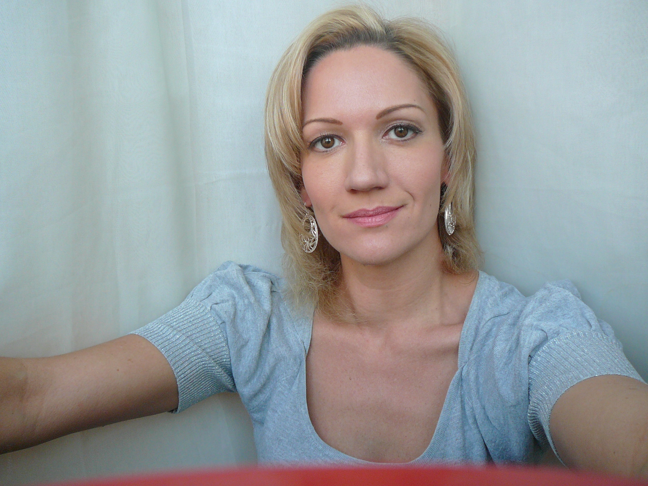 Mature MILF Poses Nude in Amateur Photoshoot - Explicit and Sensual Shots – photo 1