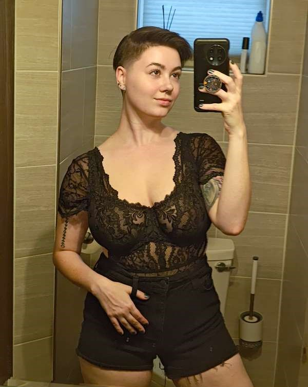 Short-Haired Hottie with Alluring Looks