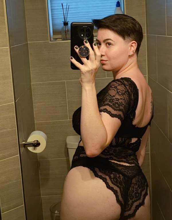 Short-Haired Hottie with Alluring Looks