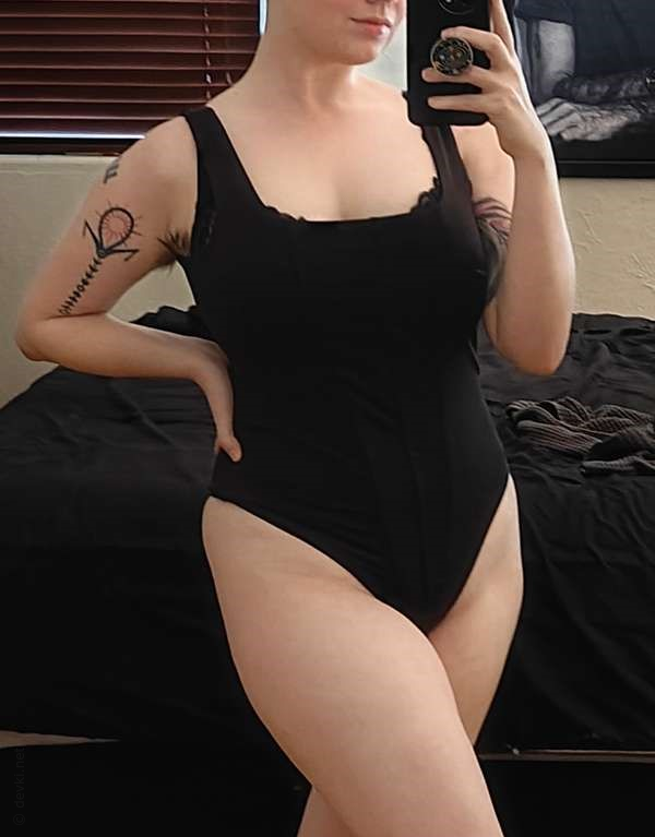 Short-Haired Hottie with Alluring Looks