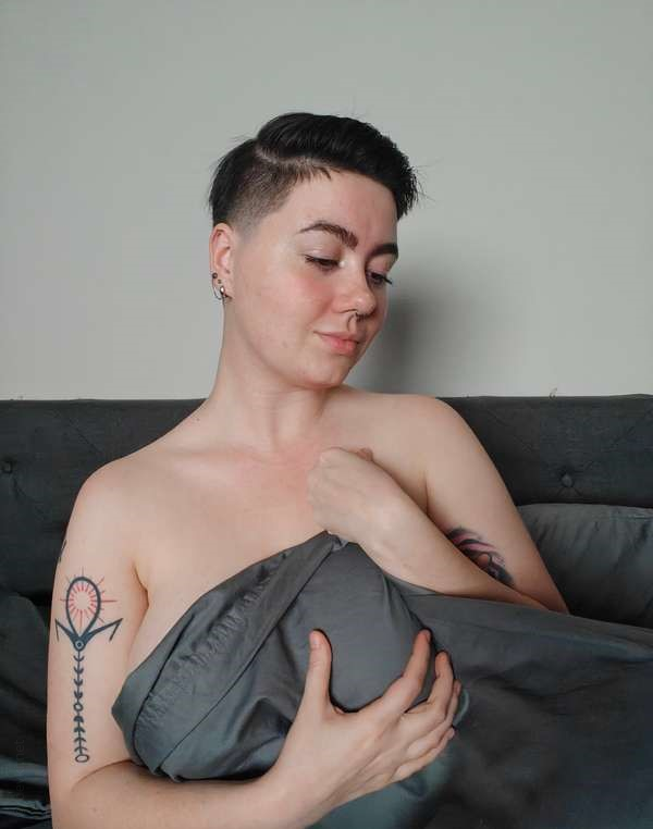 Short-Haired Hottie with Alluring Looks