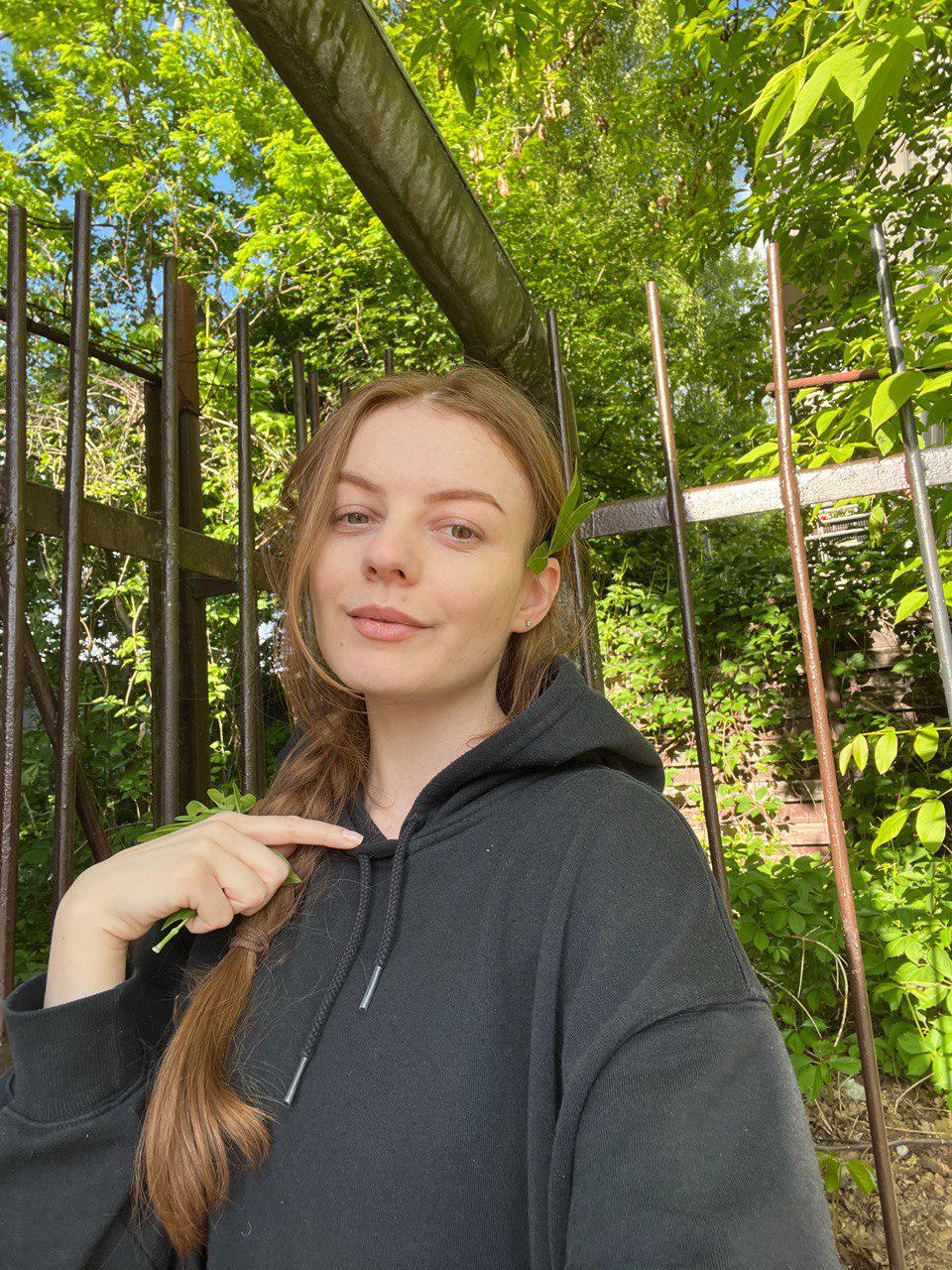 Naked Redhead Girl Poses in Provocative Position