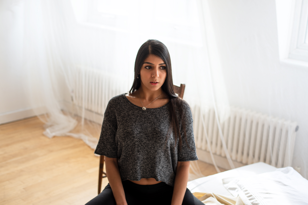 Beautiful Iranian Girl Poses Nude Seductively