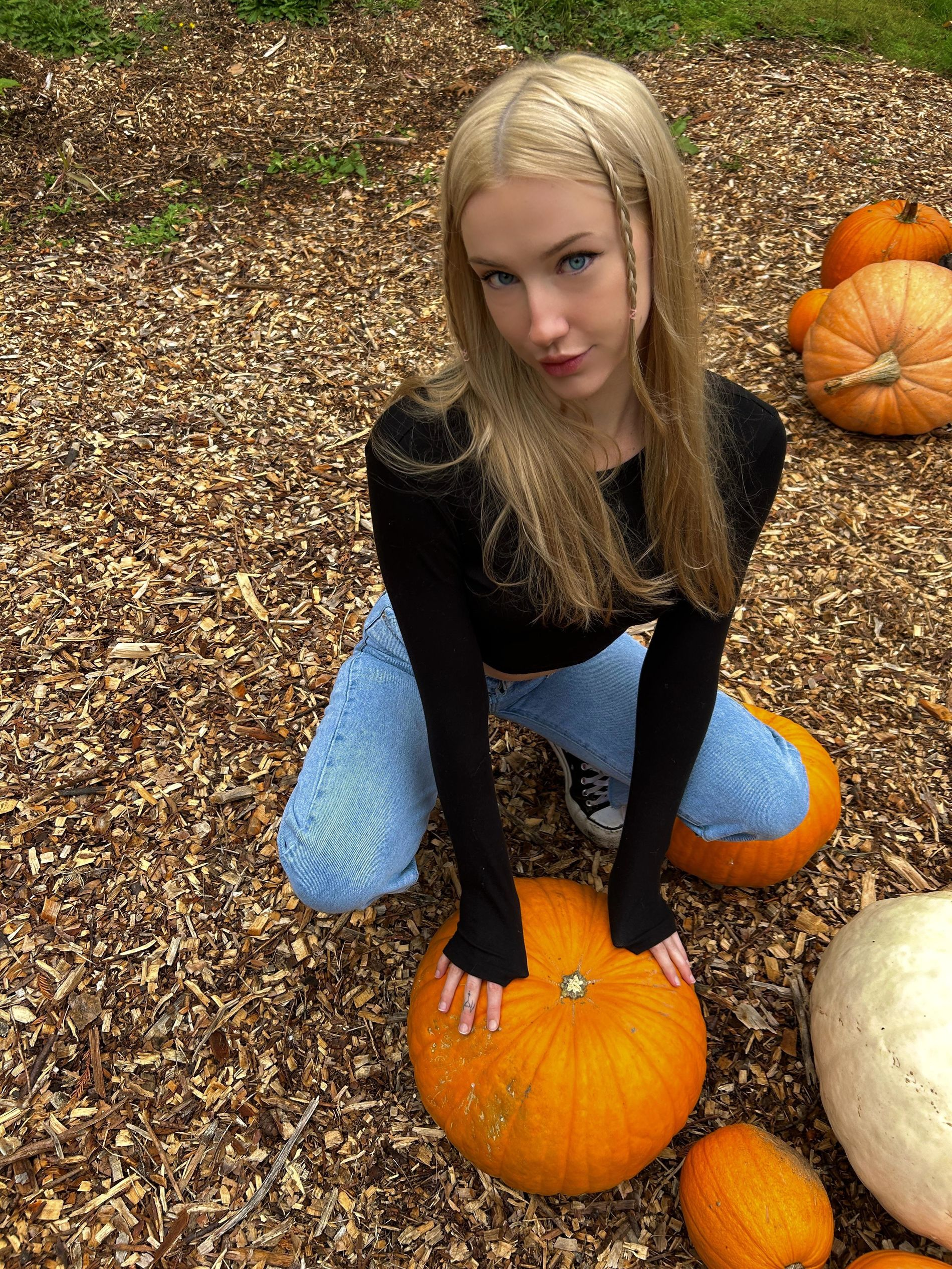 Young Blonde's Intimate Photos