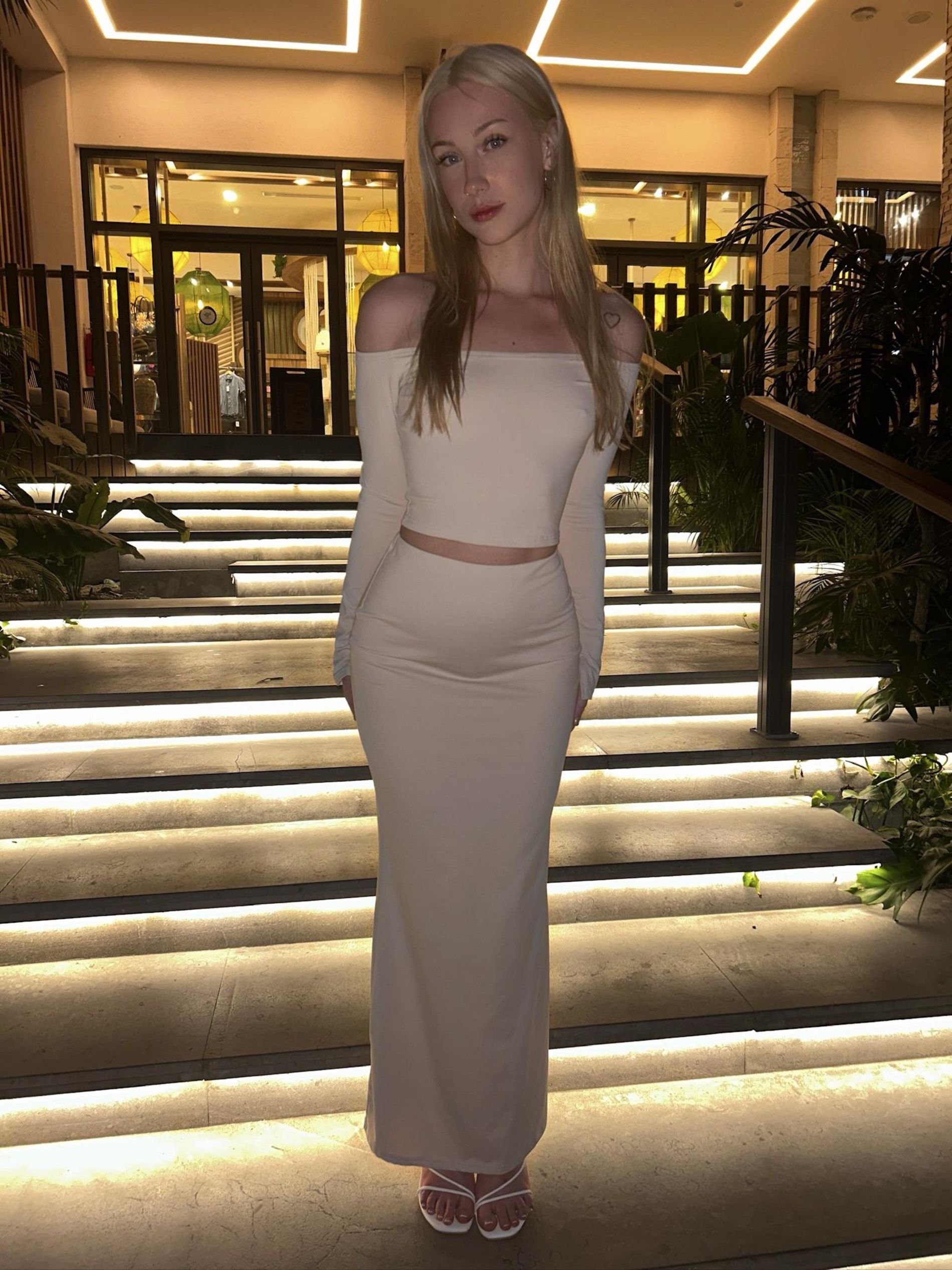 Young Blonde's Intimate Photos