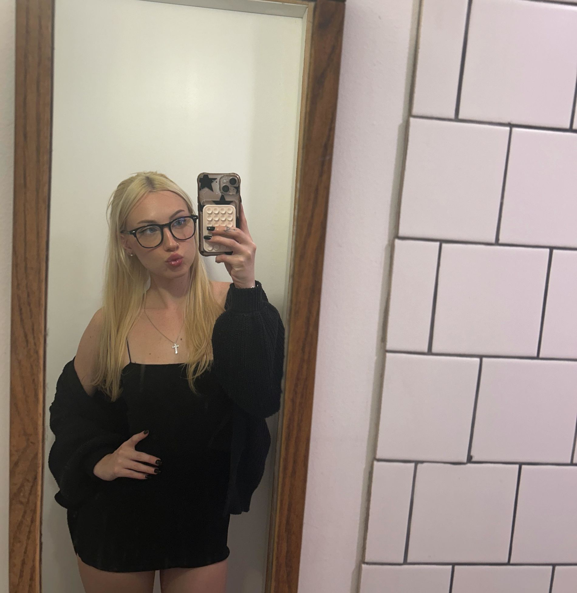 Young Blonde's Intimate Photos