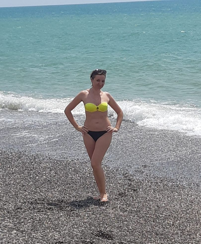 Married Slut Allows Hubby to Snap & Share Explicit Pics