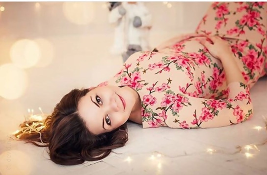 Attractive Mature Woman Poses Naked in Bold and Explicit Photoshoot