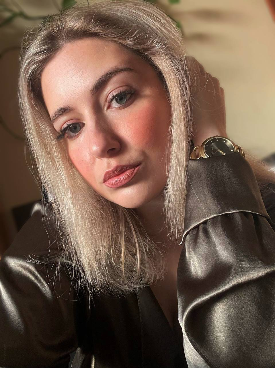 Topless Busty Girl in Lingerie Flaunting Attractive Curves – photo 1