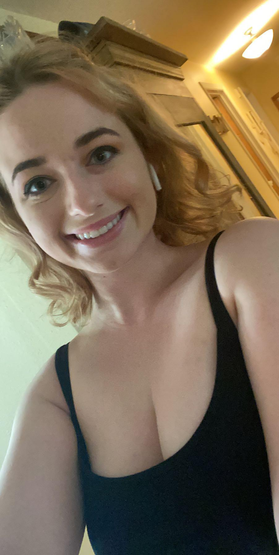 Seductive Babe Exposes Her Assets, Revealing Appetizing Curves