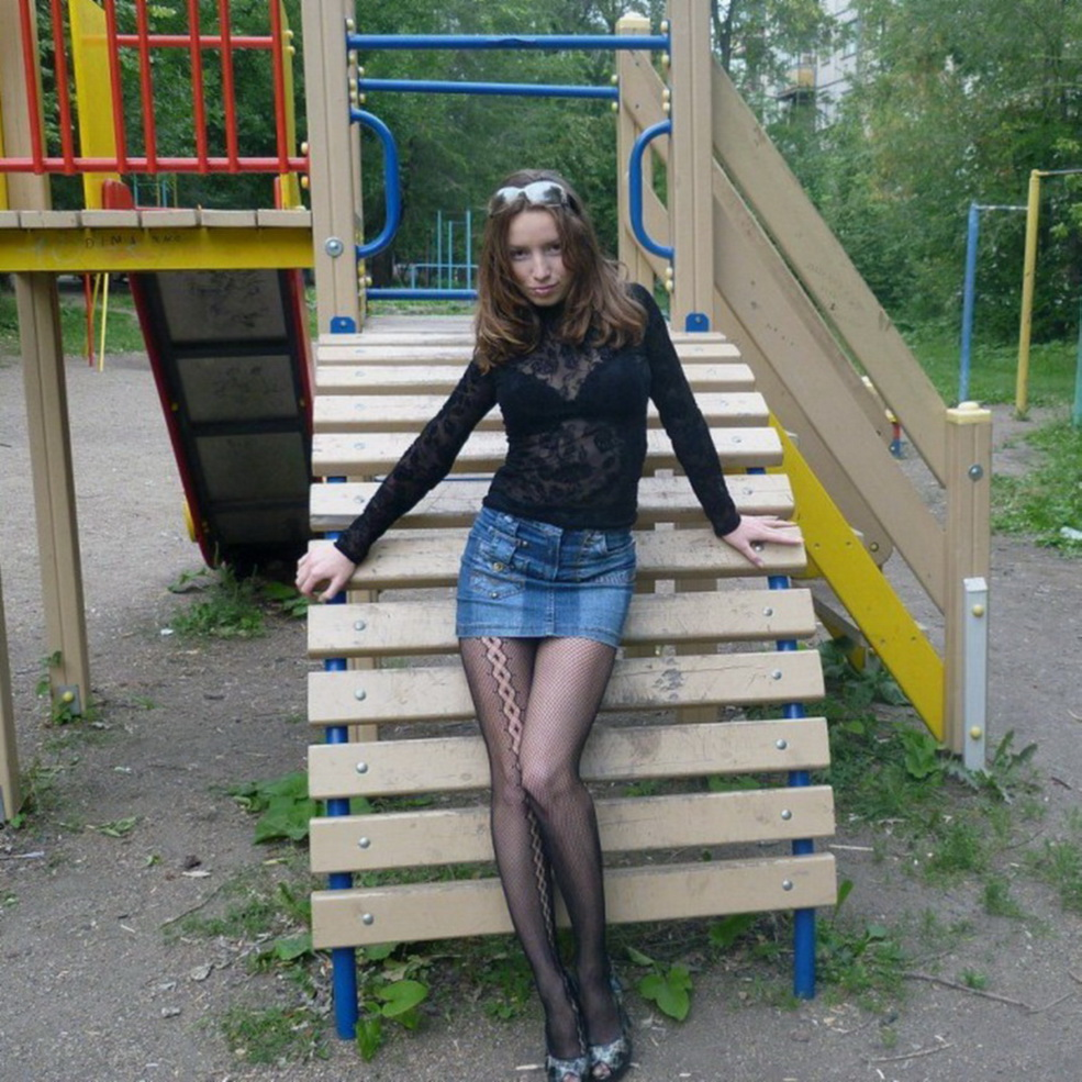 Skinny and very revealing girl undresses and shows her body on bed – photo 1