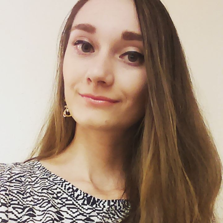 Seductive babe undressing to reveal perfect body in explicit display – photo 1