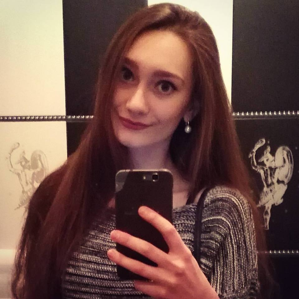 Seductive babe undressing to reveal perfect body in explicit display