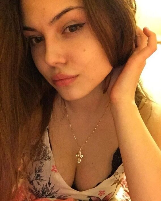 Young girl flaunts her assets in revealing photo for evaluation