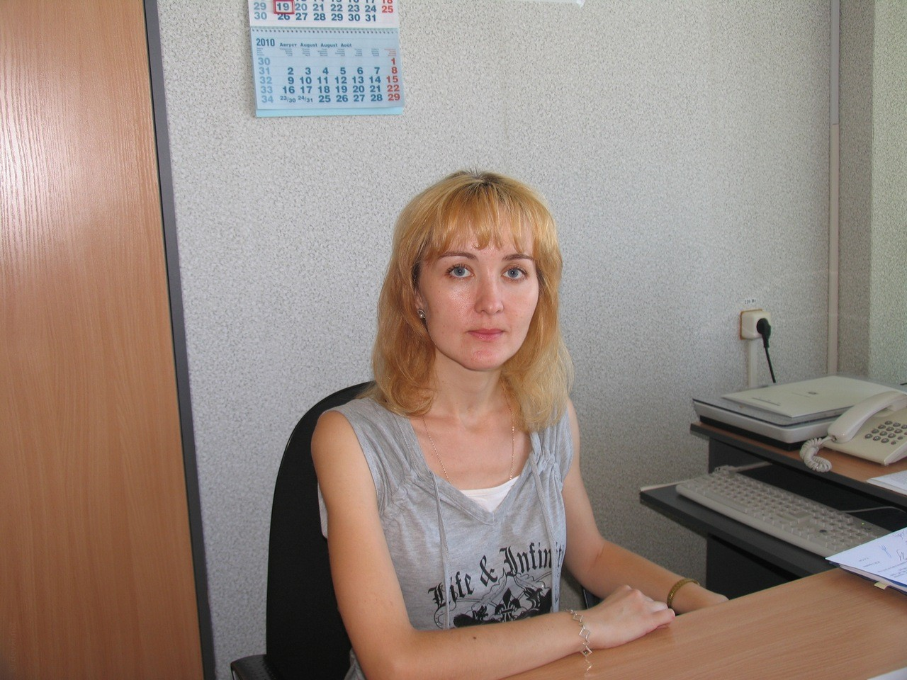 She Looks Sexy Naked - Hot and Attractive Woman without Clothes