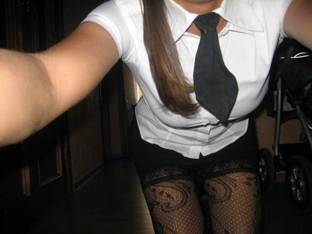 Sexy MILF in Explicit Porn Selfie Photo